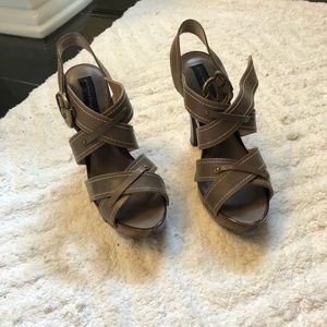 STEVEN. New. Never work. Wood heel.